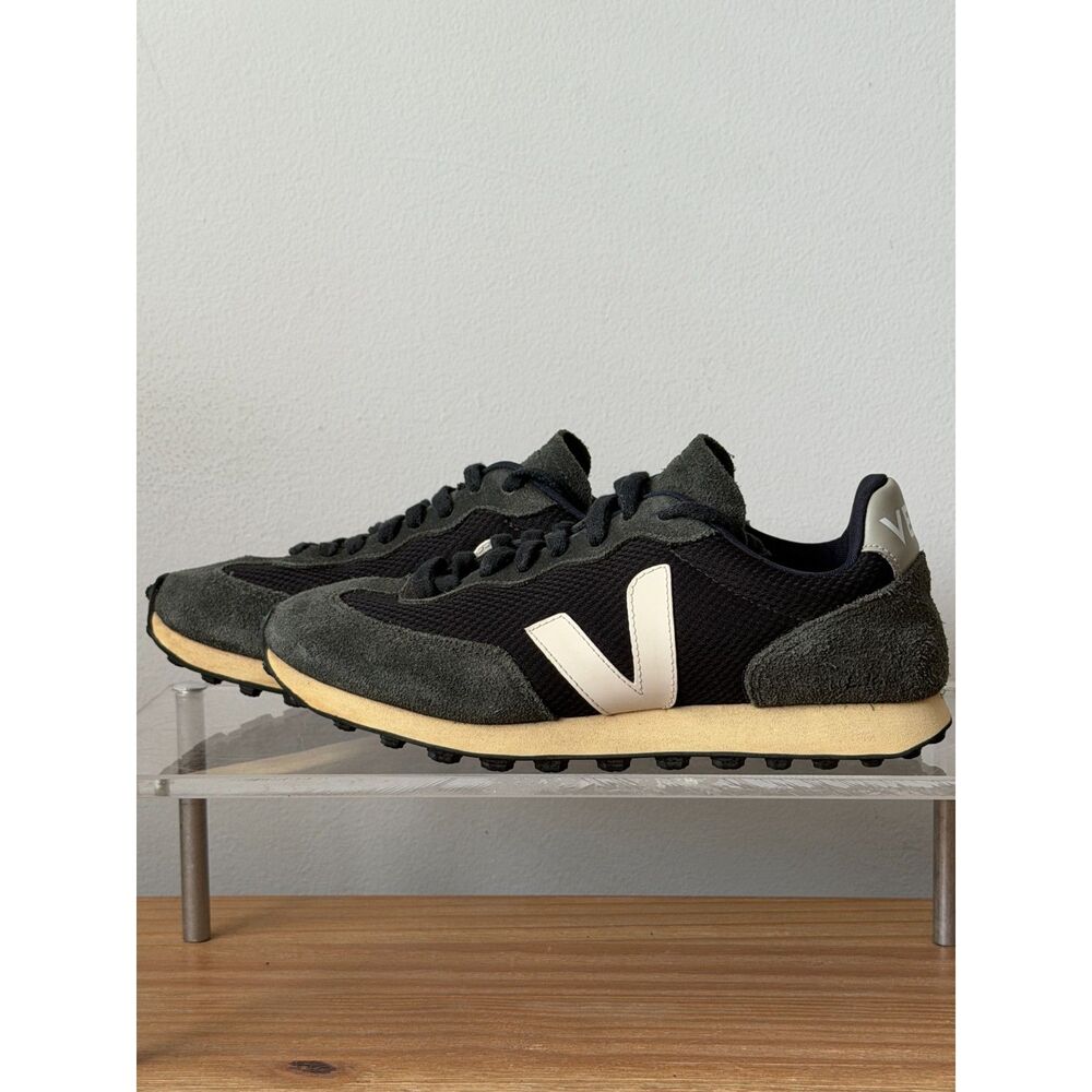 VEJA Rio Branco Retro Sneakers Women's 8.5 Black White Suede Mesh Running Shoes